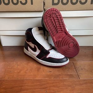 Air Jordan 1 High Bloodlines